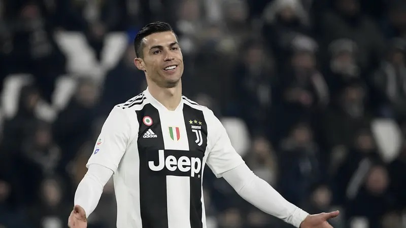 Lương của Ronaldo tính ra tiền Việt được quan tâm