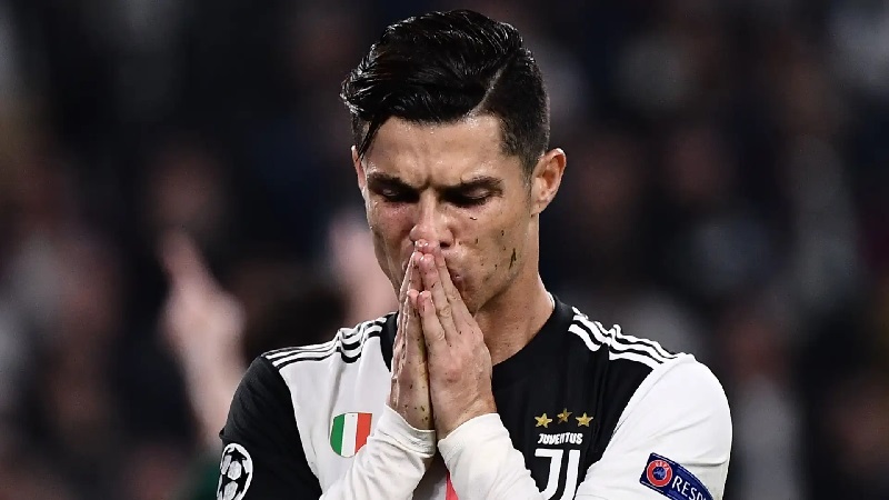 Lương của Ronaldo tính ra tiền Việt dựa vào sức hút thương mại toàn cầu